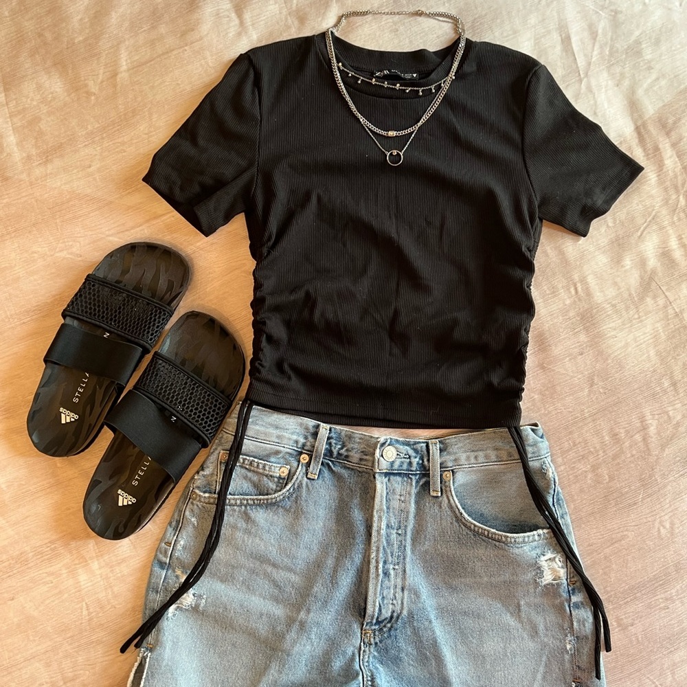 Zara | roughed side pull strings